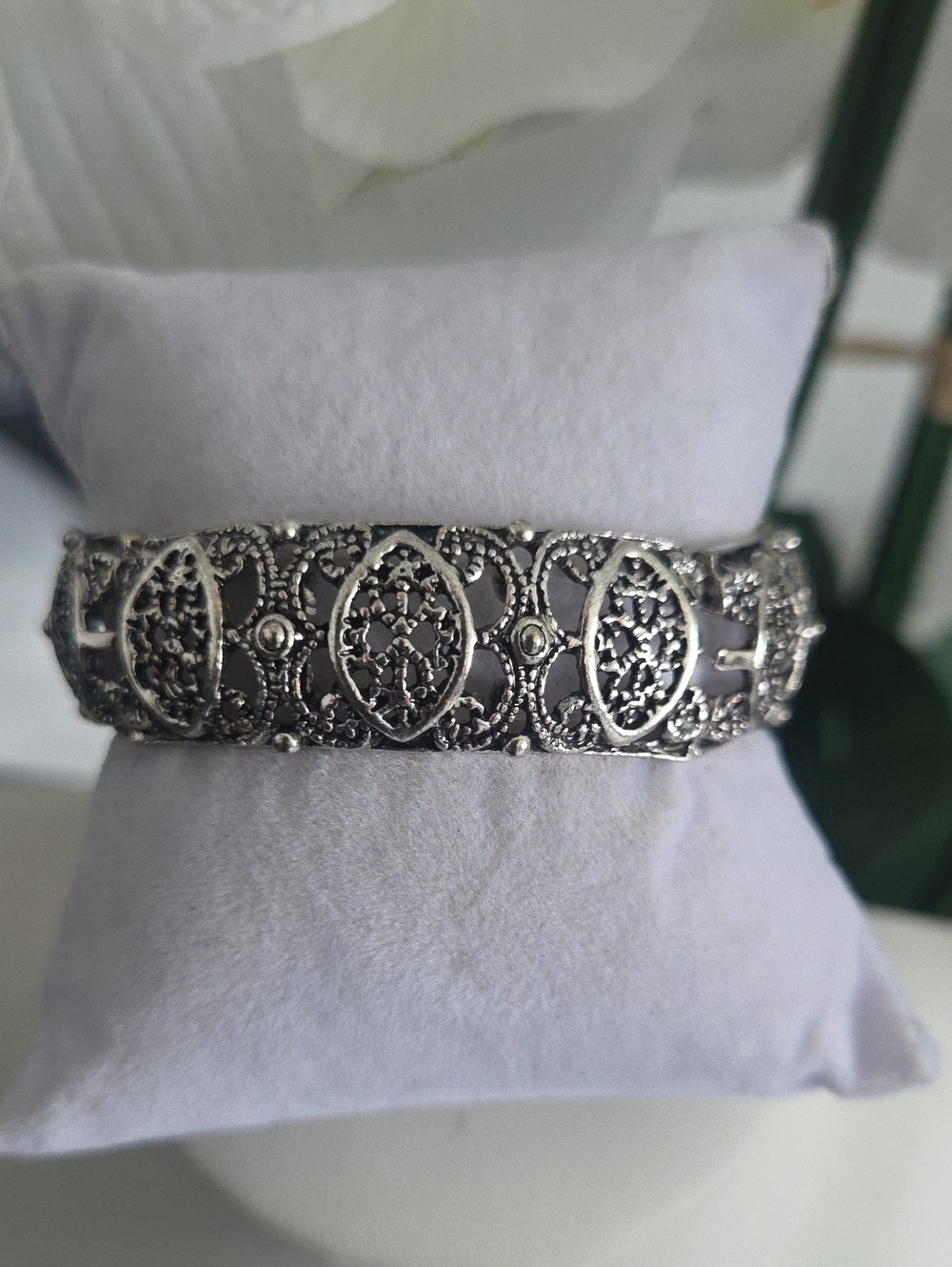 Paparazzi Naturally Nepal Silver Bracelet NWT